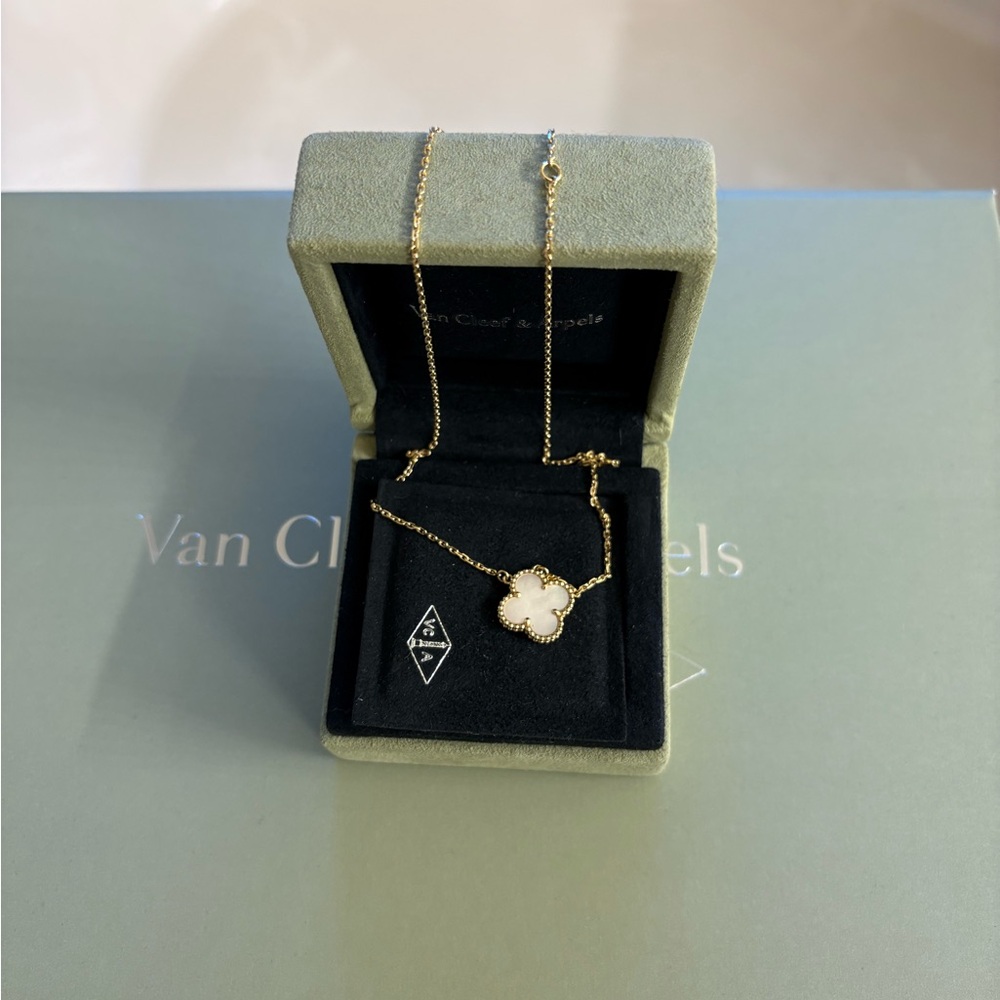 Van Cleef & Arpels Alhambra Necklace - Picture 6 of 8